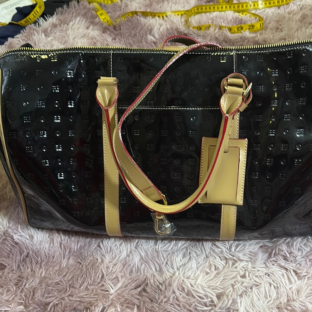 Elegant Black and Tan Women's Bag